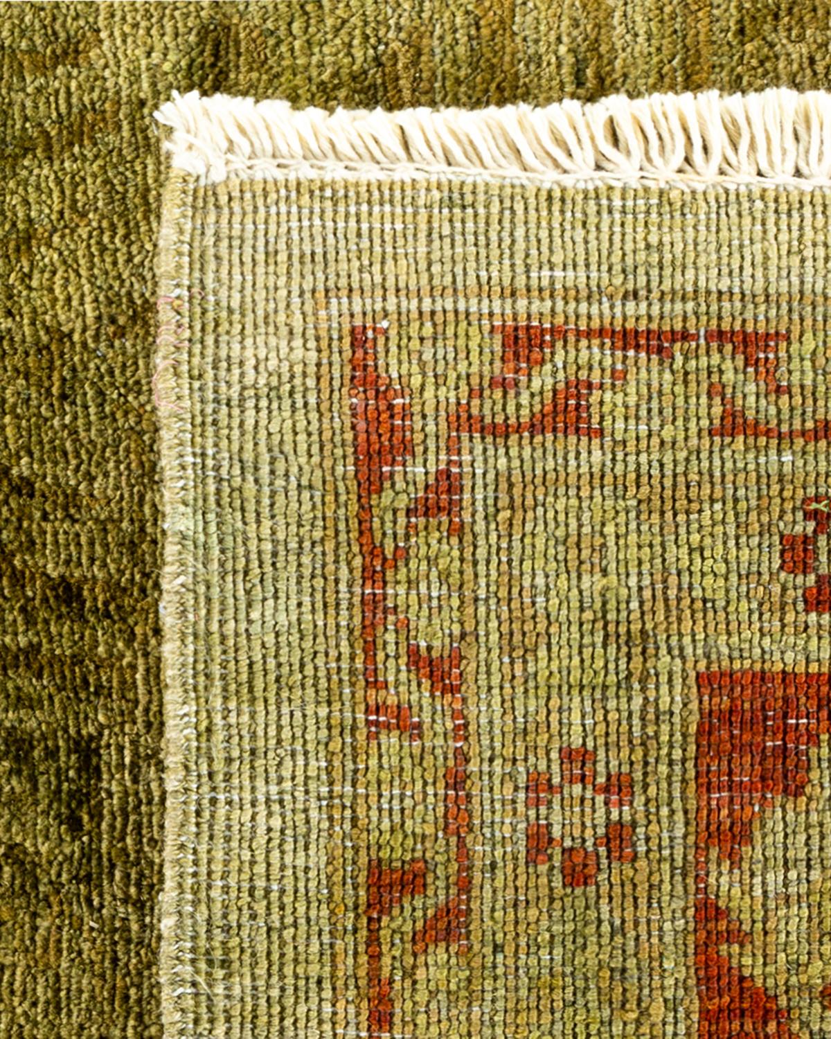 Einzigartiger handgeknüpfter zeitgenössischer grüner Overdyed-Teppich (21. Jahrhundert und zeitgenössisch) im Angebot