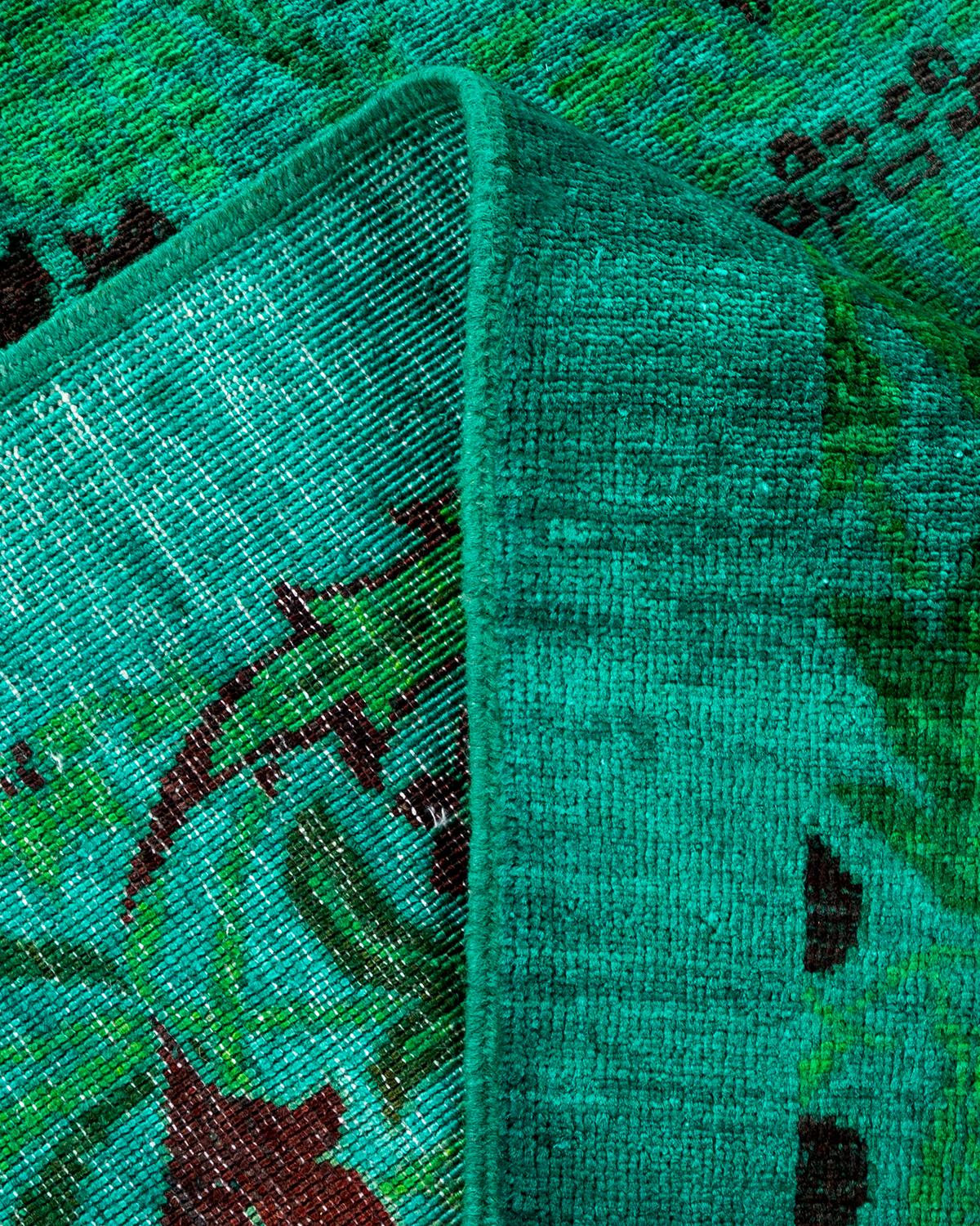 Laine Tapis de sol contemporain surdimensionné vert, noué à la main, unique en son genre en vente