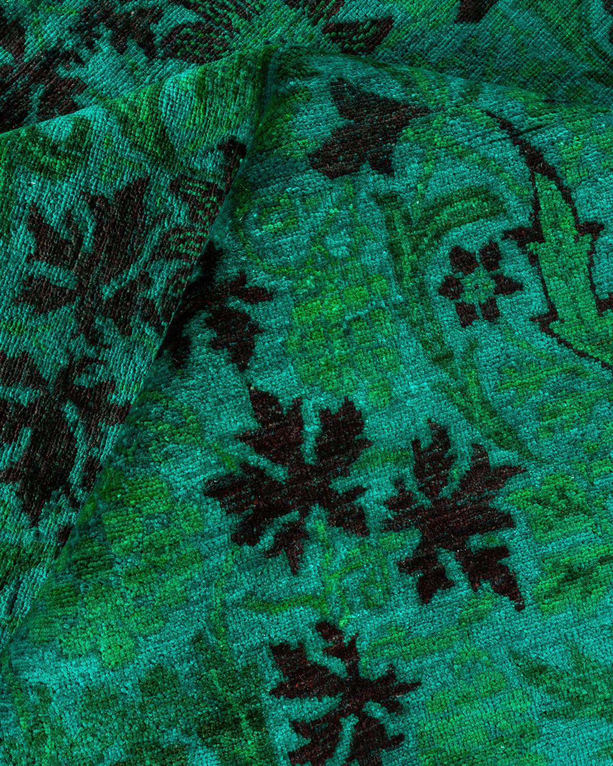 Tapis de sol contemporain surdimensionné vert, noué à la main, unique en son genre en vente 1