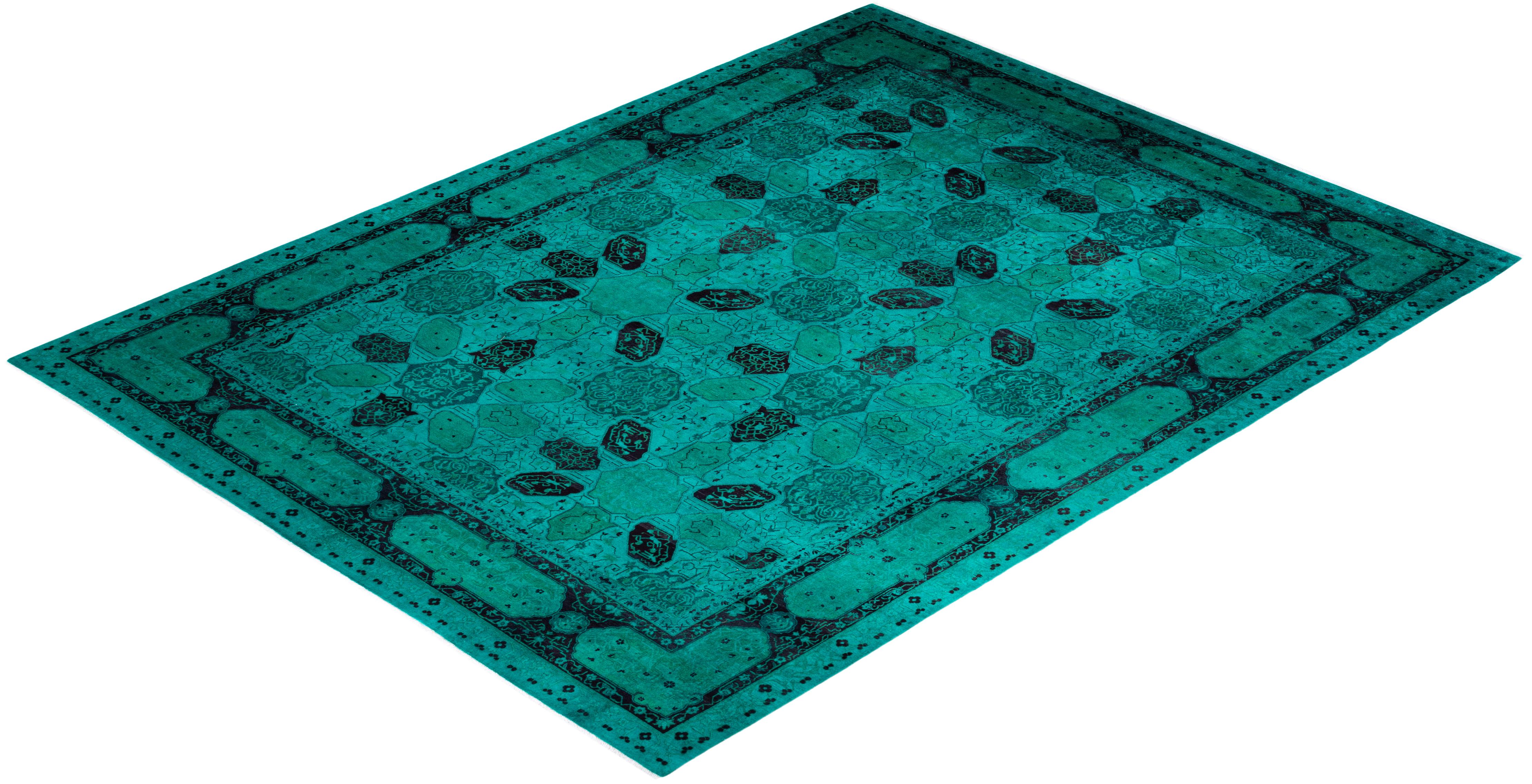 Alfombra única anudada a mano Contemporánea teñida de verde en venta 2