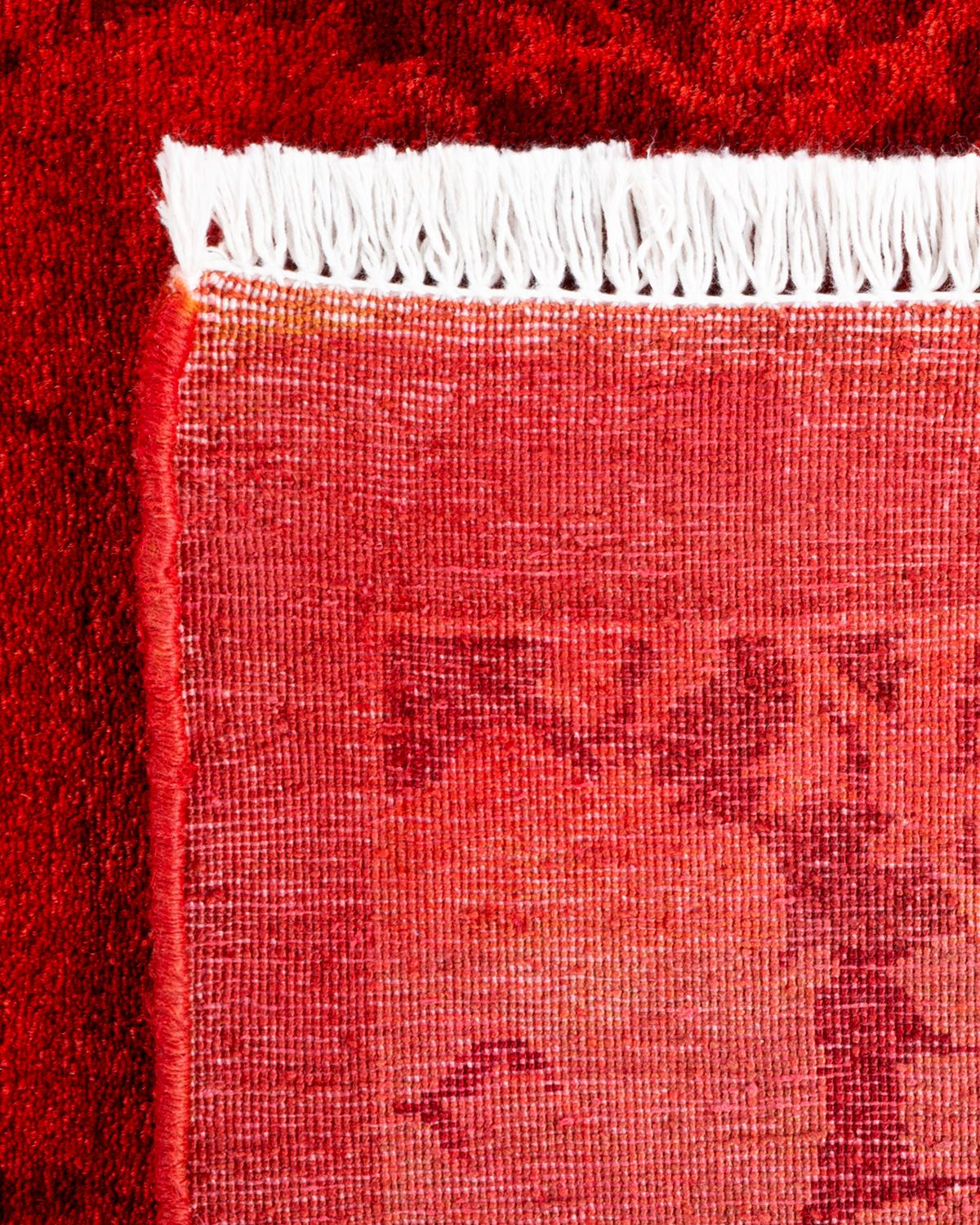 XXI secolo e contemporaneo Tappeto per l'area rosso sovratinto contemporaneo, annodato a mano in vendita
