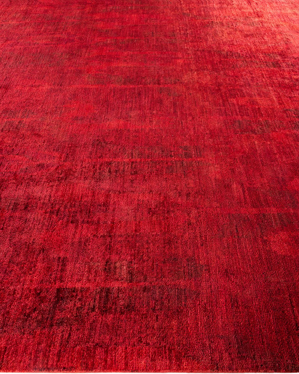 Tappeto contemporaneo sovratinto rosso unico nel suo genere e annodato a mano In condizioni Nuovo in vendita a Norwalk, CT