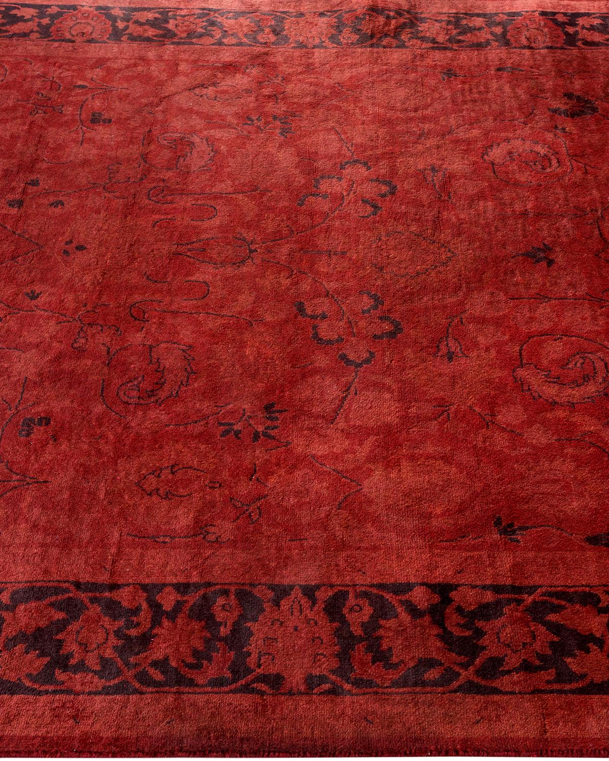 Tappeto contemporaneo sovratinto rosso unico nel suo genere e annodato a mano In condizioni Nuovo in vendita a Norwalk, CT