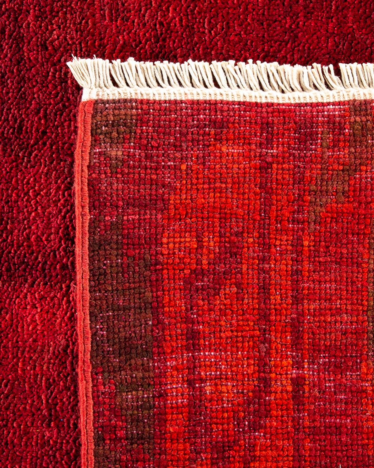 XXI secolo e contemporaneo Tappeto contemporaneo sovratinto rosso unico nel suo genere e annodato a mano in vendita