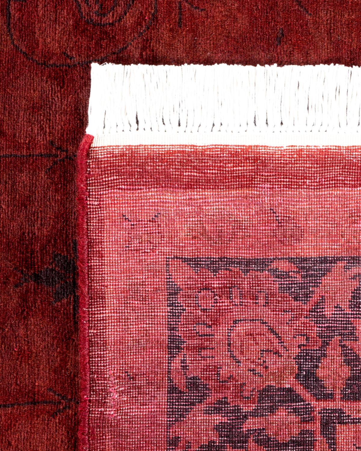 XXI secolo e contemporaneo Tappeto contemporaneo sovratinto rosso unico nel suo genere e annodato a mano in vendita