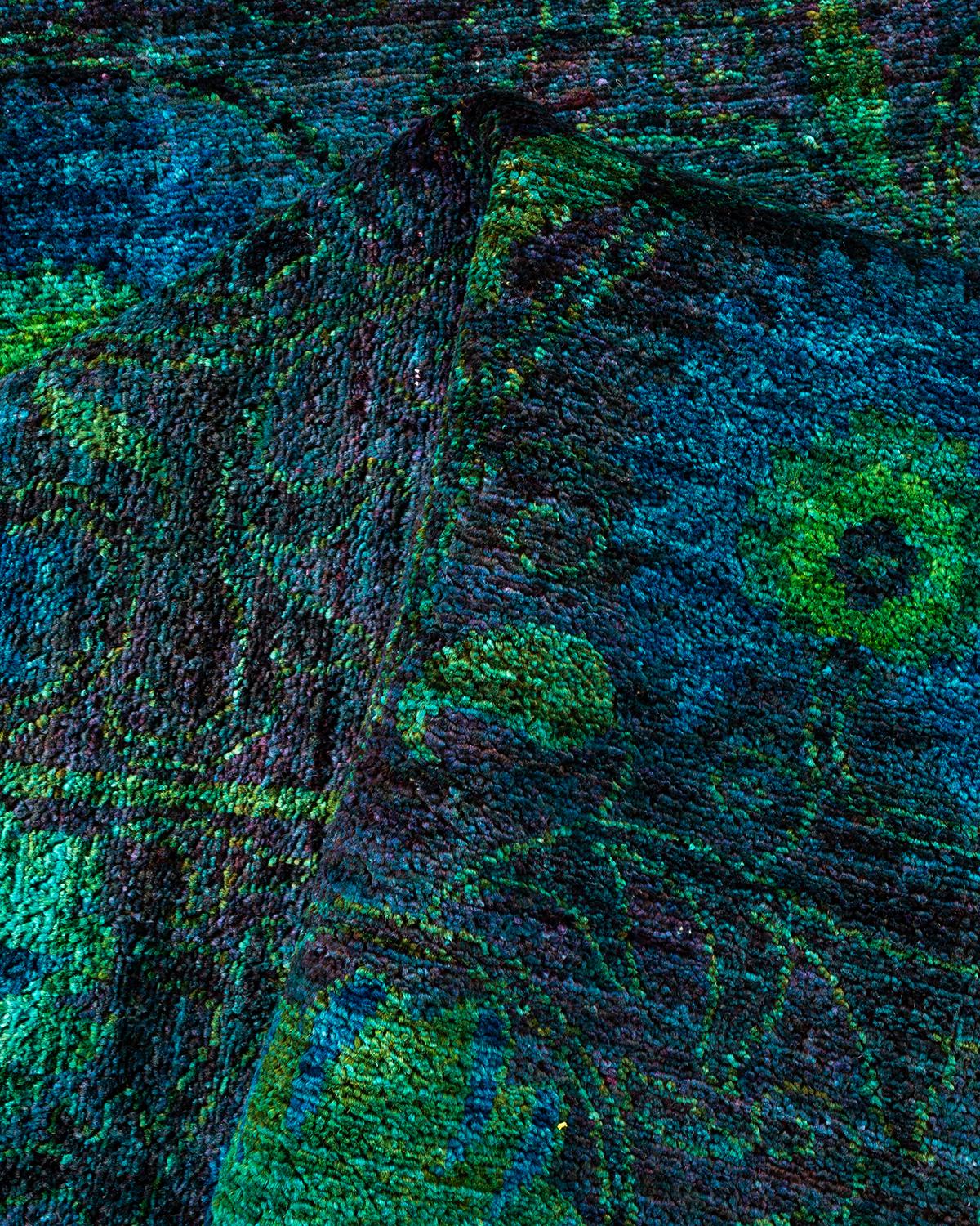 Einzigartiger handgeknüpfter zeitgenössischer roter Overdyed-Teppich im Angebot 1