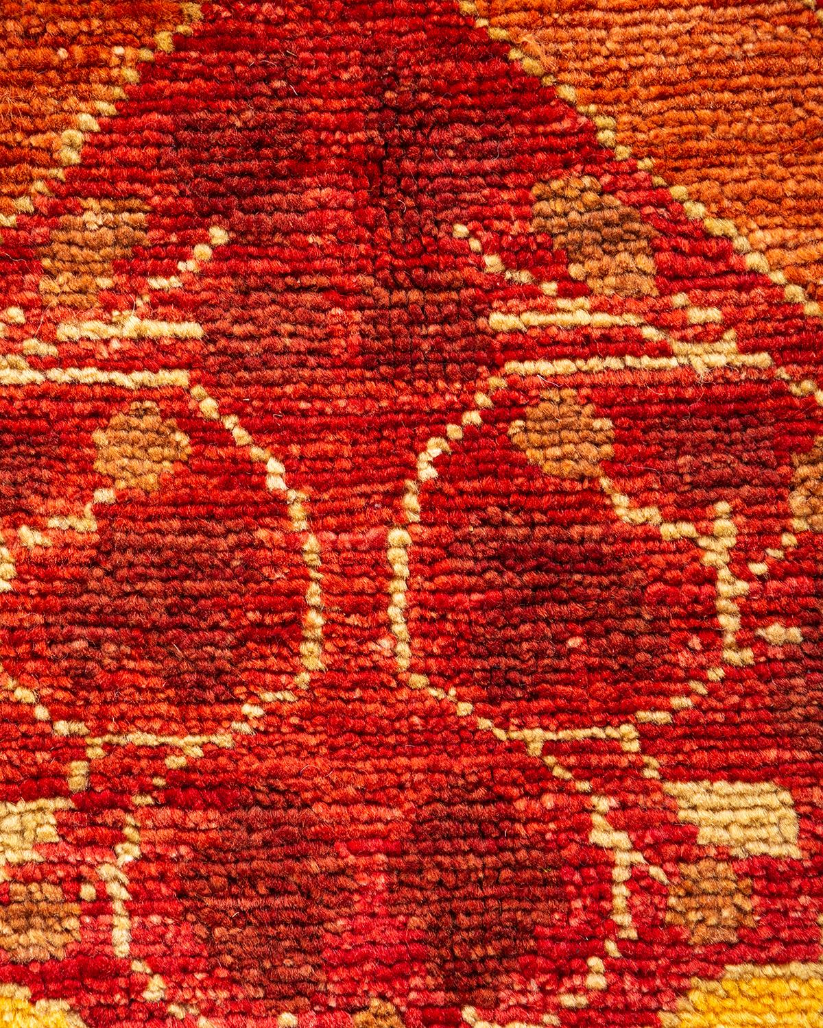 Pakistanais Tapis rouge Arts & Crafts noué à la main à motifs floraux, unique en son genre, 2,69 m x 3,78 m en vente