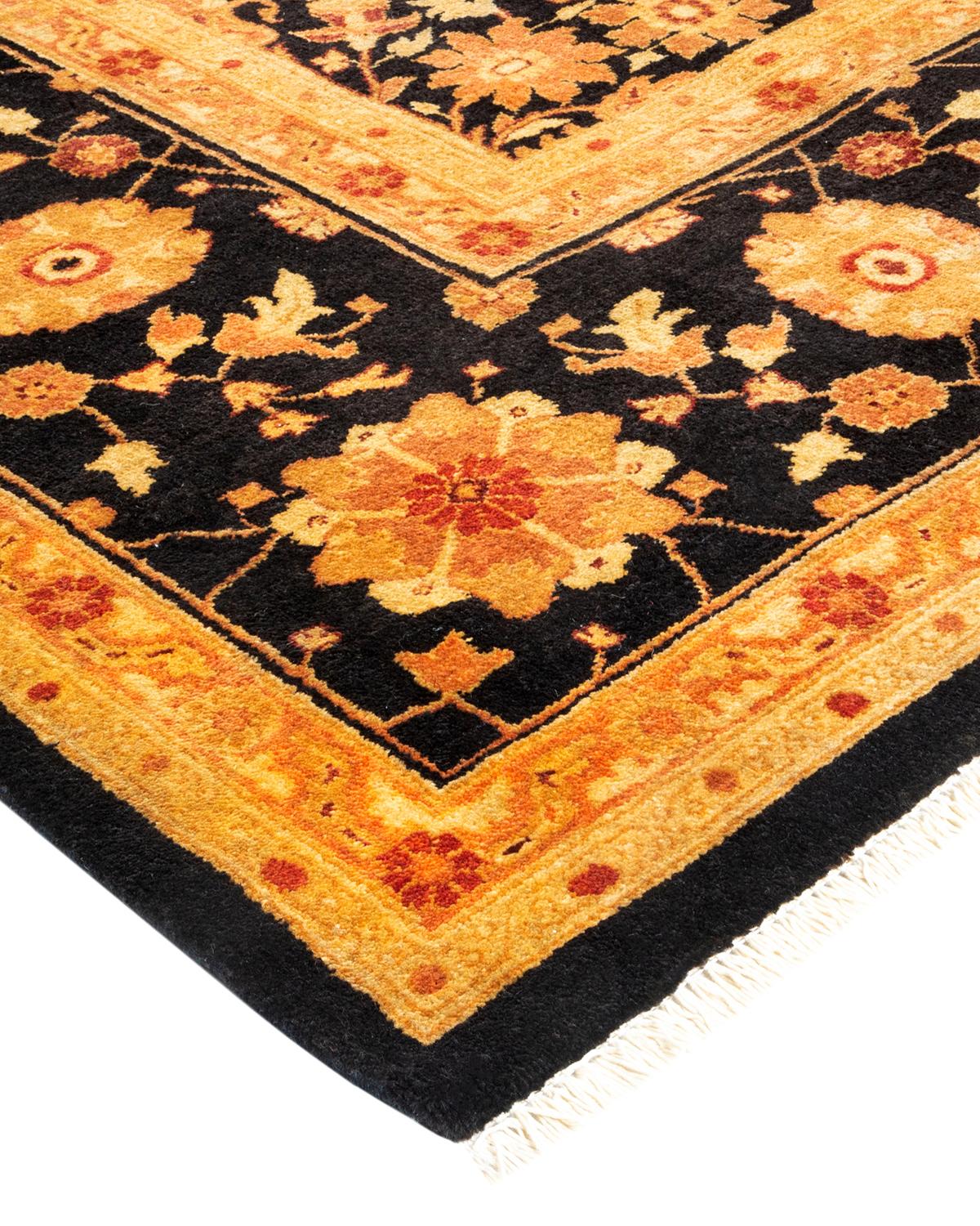 Avec un amalgame de tailles et d'influences esthétiques allant de l'art déco à Rorschach et au modernisme, les tapis de la collection Eclectic défient toute définition, demandant plutôt à devenir des points focaux intrigants d'une pièce. Ce sont à