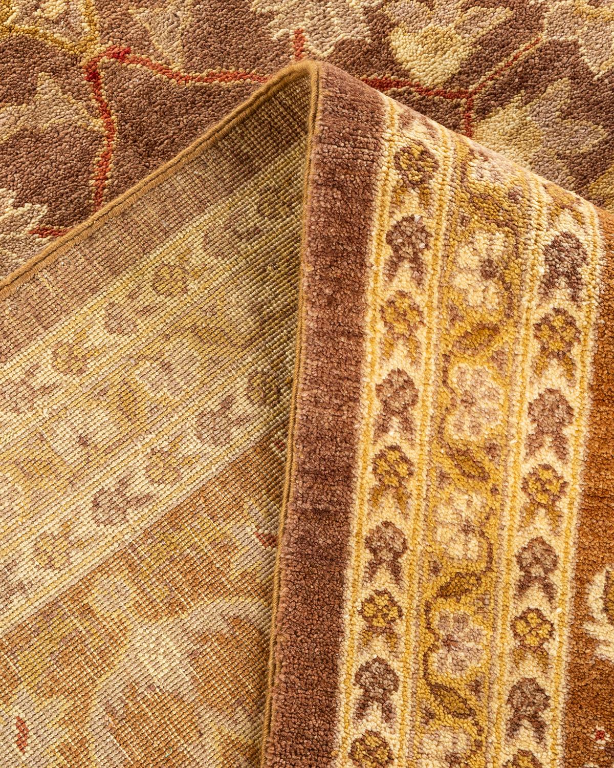 Laine Tapis marron éclectique noué à la main, unique en son genre, à motifs floraux en vente
