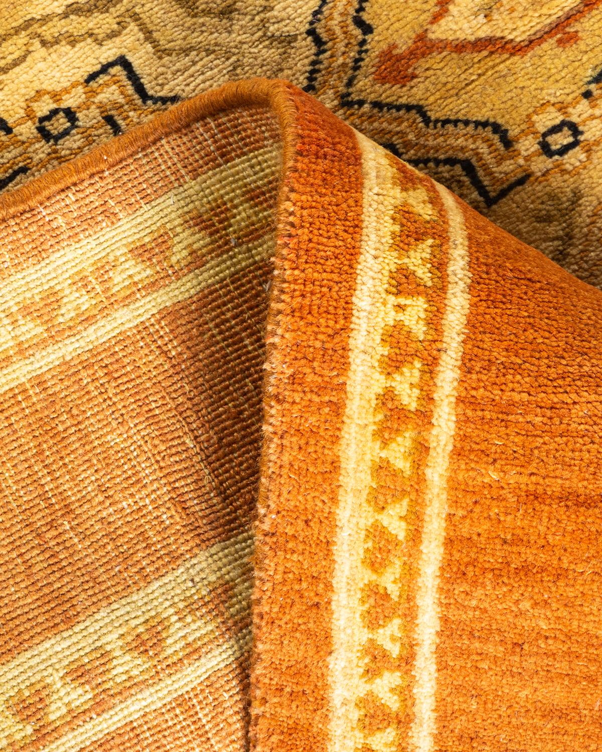 Handgeknüpfter, geblümter, eklektischer brauner Teppich, Unikat, Unikat (Wolle) im Angebot
