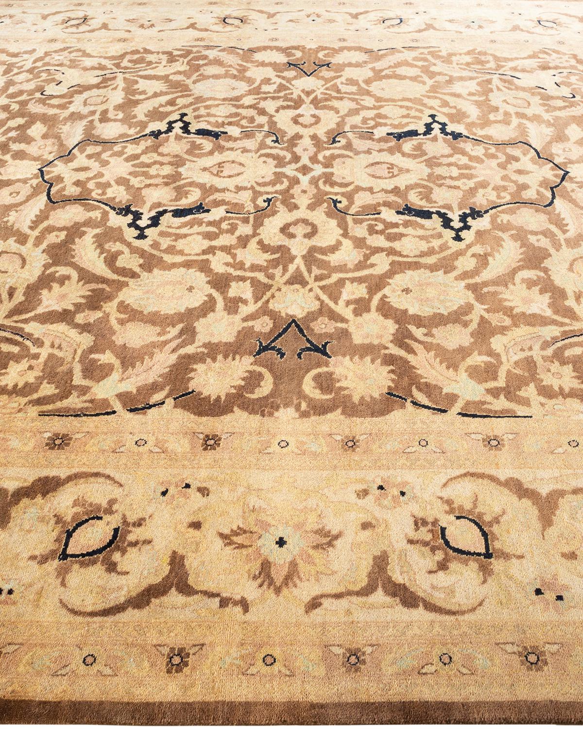 Alfombra Floral Ecléctica Marrón Anudada a Mano, Única en su Género en Nuevo estado para la venta en Norwalk, CT