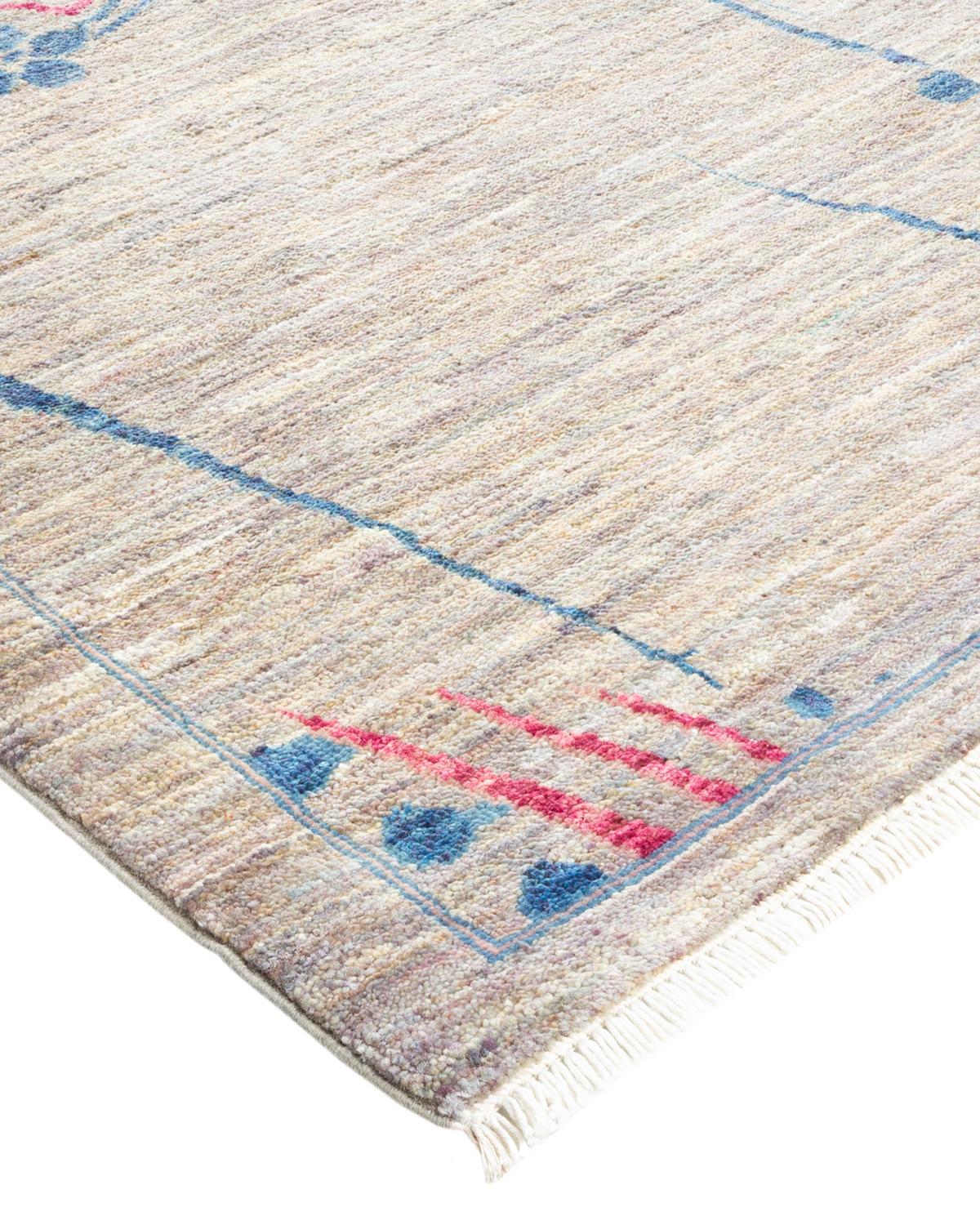 Avec un amalgame de tailles et d'influences esthétiques allant de l'art déco à Rorschach et au modernisme, les tapis de la collection Eclectic défient toute définition, demandant plutôt à devenir des points focaux intrigants d'une pièce. Ce sont à