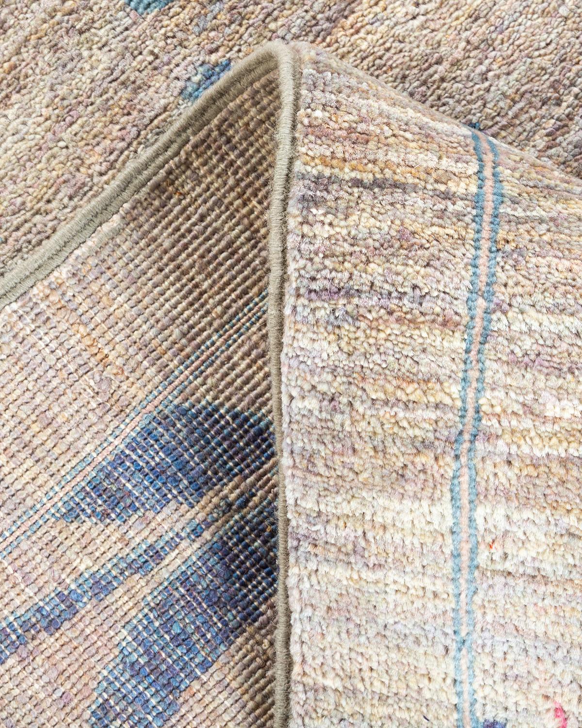 Laine Tapis gris éclectique noué à la main, unique en son genre, à motifs floraux en vente