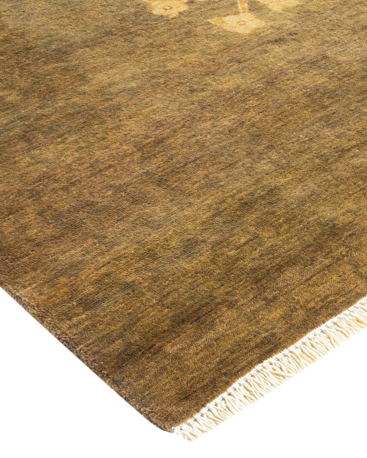Avec un amalgame de tailles et d'influences esthétiques allant de l'art déco à Rorschach et au modernisme, les tapis de la collection Eclectic défient toute définition, demandant plutôt à devenir des points focaux intrigants d'une pièce. Ce sont à