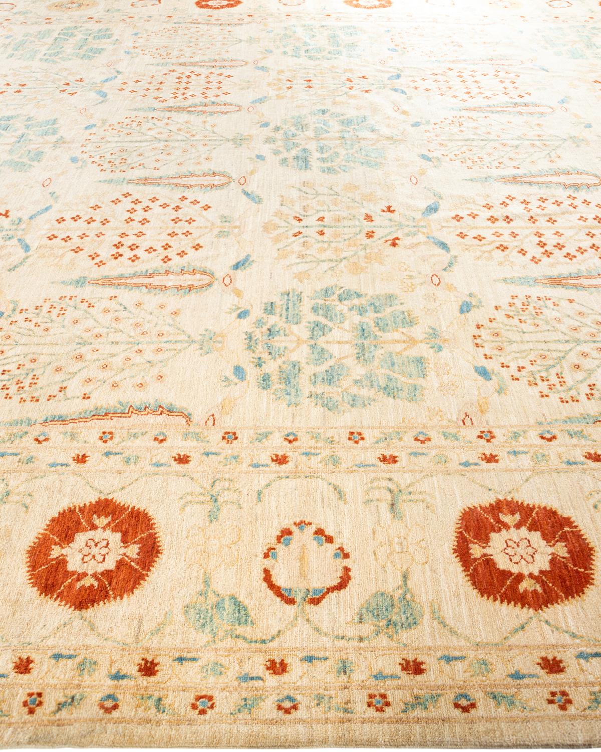 One-of-a-kind Hand Knotted Floral Eclectic Ivory Area Rug In New Condition For Sale In Norwalk, CT