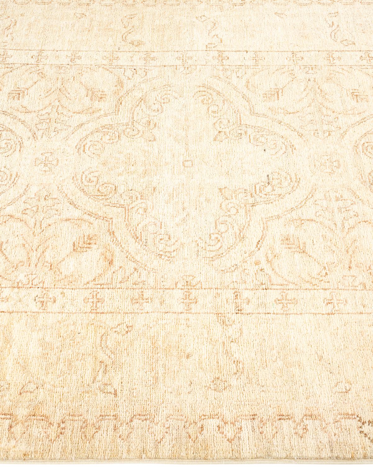 One-of-a-kind Hand Knotted Floral Eclectic Ivory Area Rug In New Condition For Sale In Norwalk, CT