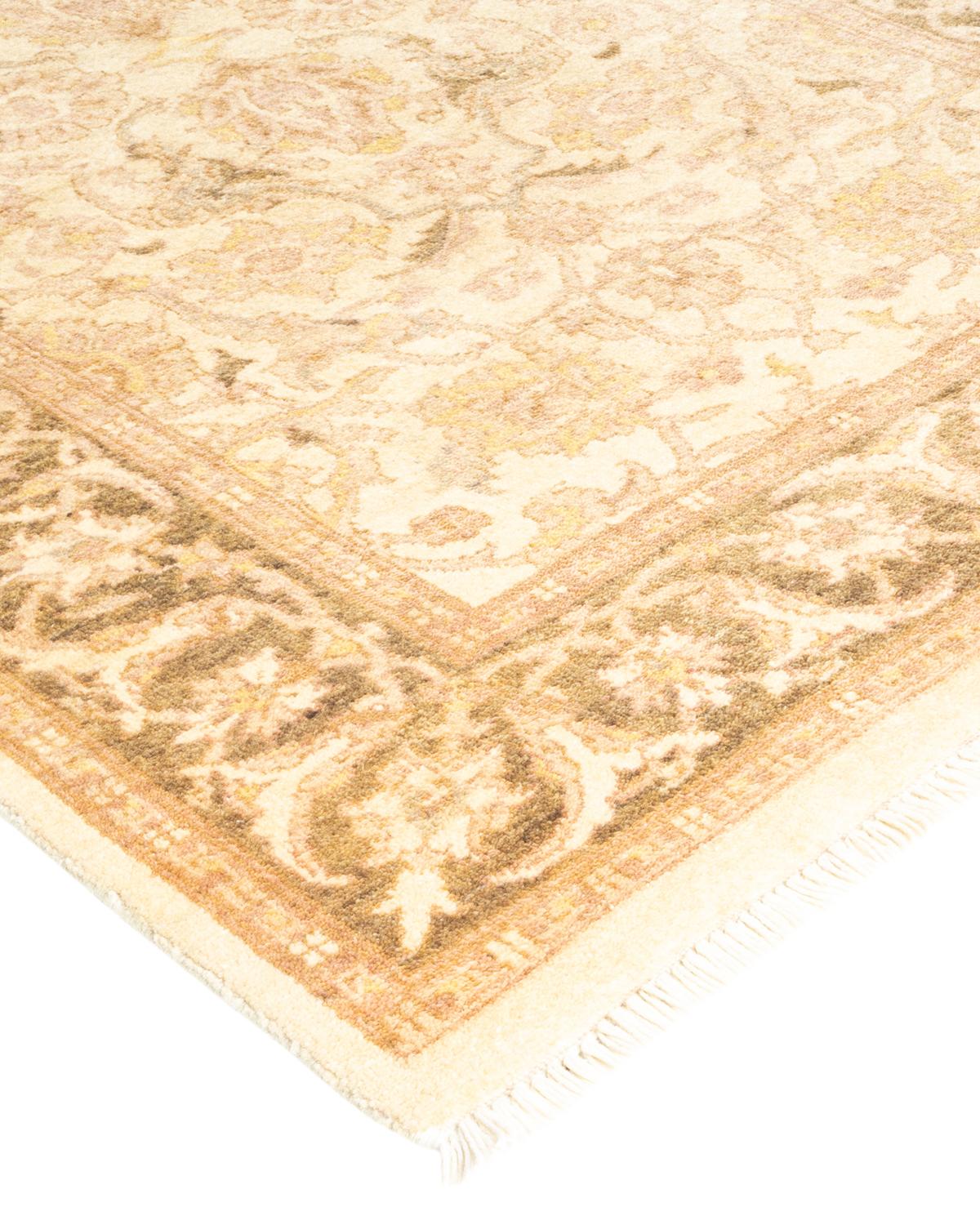 Avec un amalgame de tailles et d'influences esthétiques allant de l'art déco à Rorschach et au modernisme, les tapis de la collection Eclectic défient toute définition, demandant plutôt à devenir des points focaux intrigants d'une pièce. Ce sont à