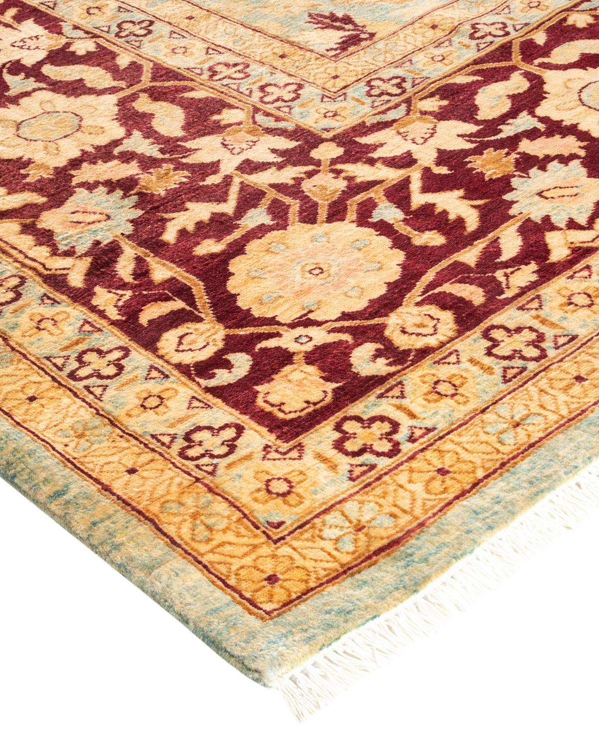 Avec un amalgame de tailles et d'influences esthétiques allant de l'Art déco au Rorschach et au modernisme, les tapis de la collection Eclectic défient toute définition, demandant plutôt à devenir des points focaux intrigants d'une pièce. Ils sont à