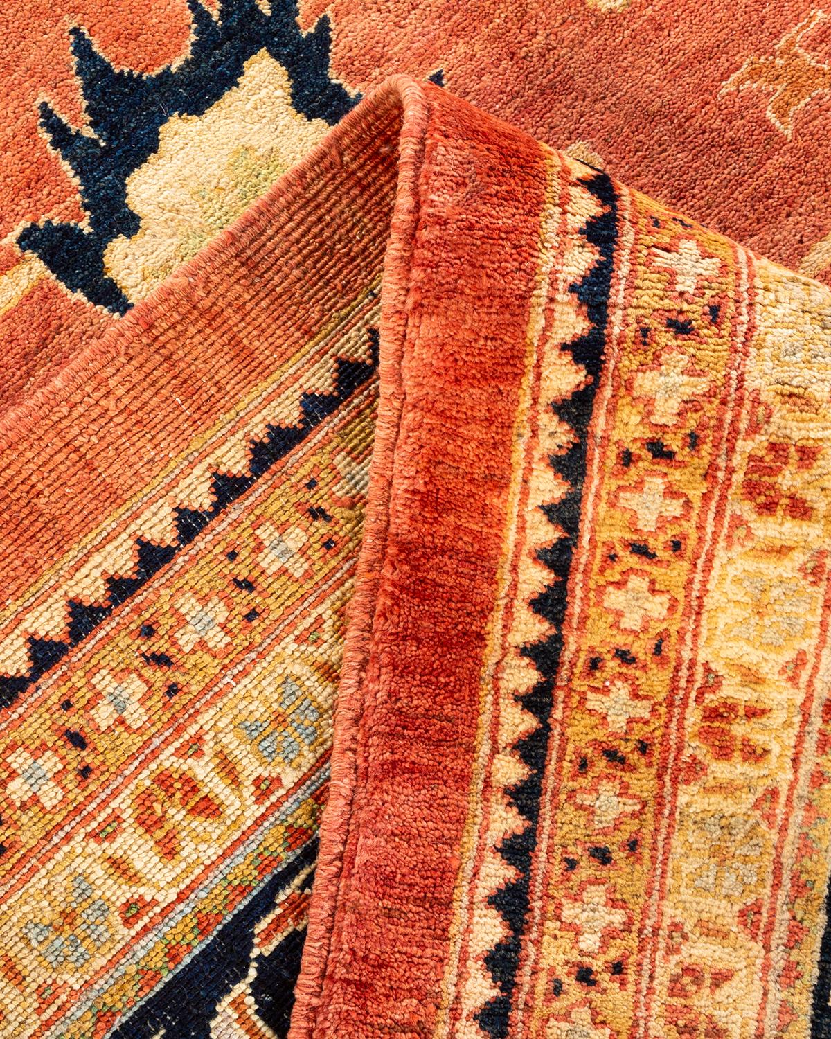 Handgeknüpfter, eklektischer orangefarbener Teppich mit Blumenmuster, Unikat (Wolle) im Angebot