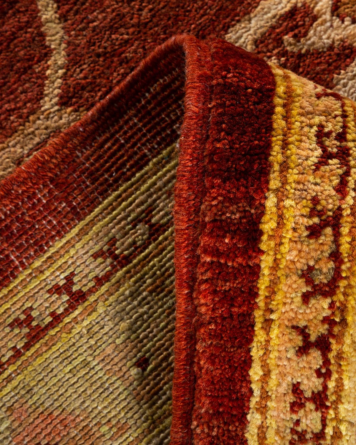 Handgeknüpfter, eklektischer orangefarbener Teppich mit Blumenmuster, Unikat (Wolle) im Angebot