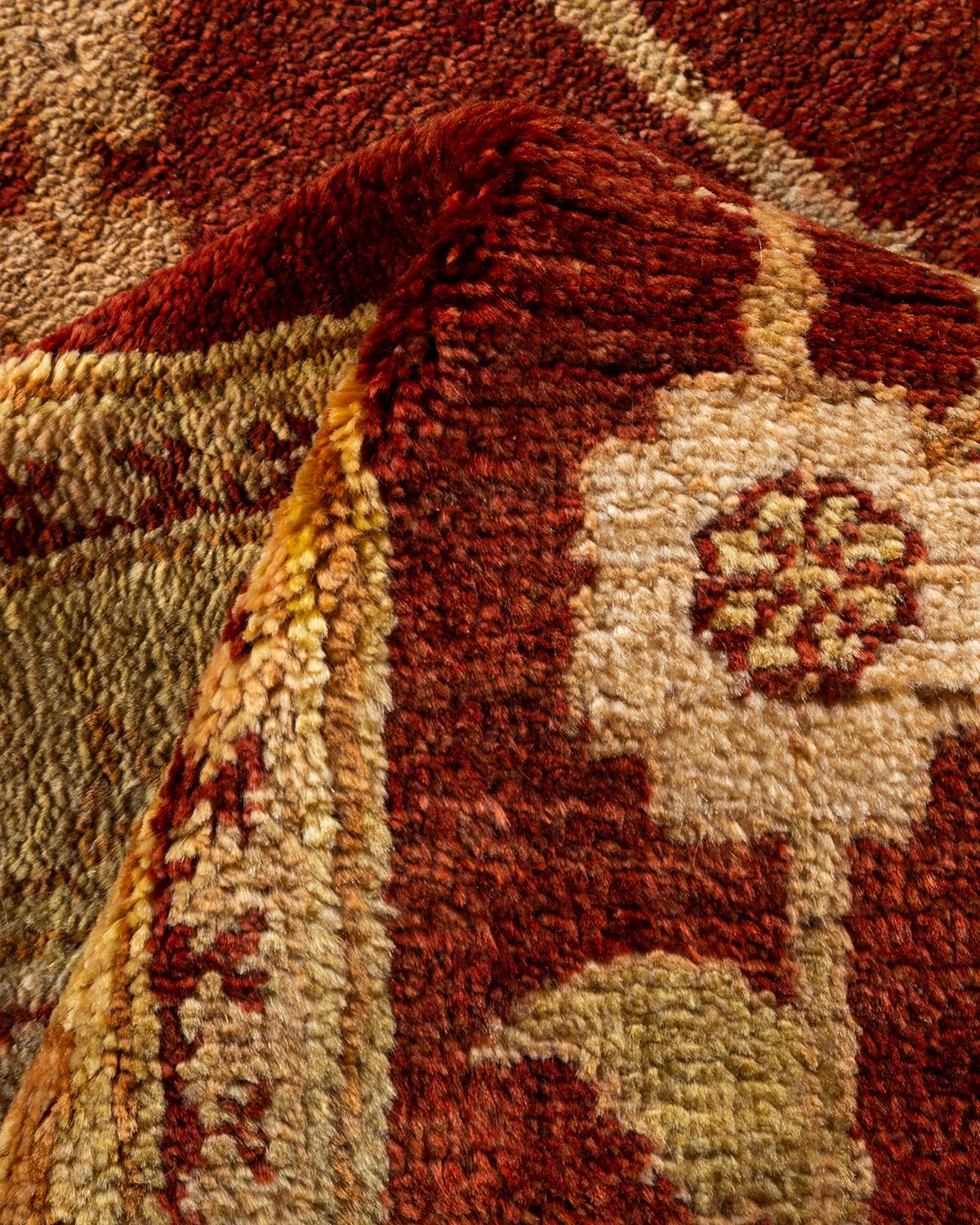 Handgeknüpfter, eklektischer orangefarbener Teppich mit Blumenmuster, Unikat im Angebot 1