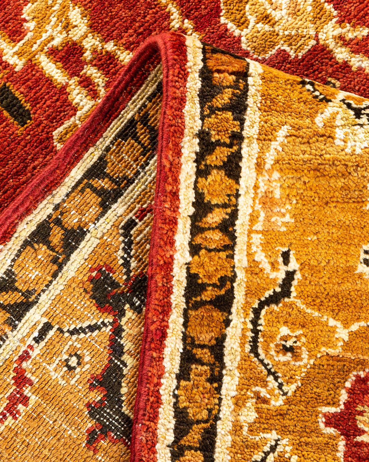 Handgeknüpfter, eklektischer orangefarbener Teppich mit Blumenmuster, Unikat, Unikat (Wolle) im Angebot