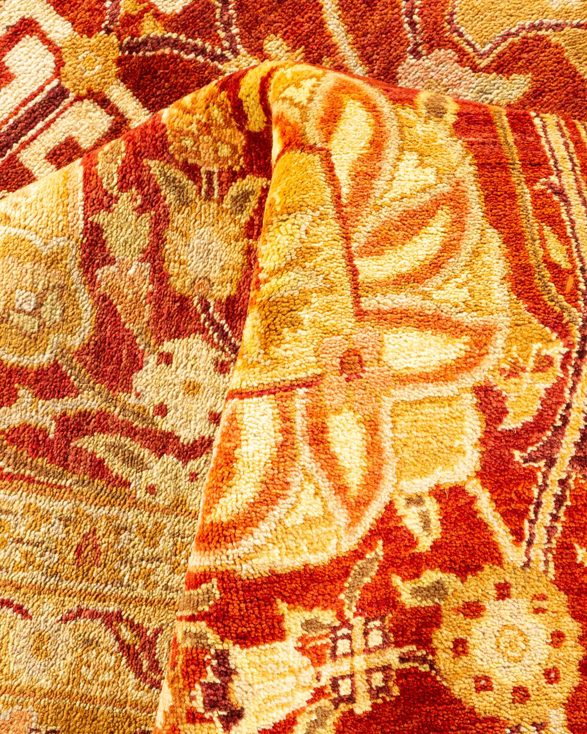 Handgeknüpfter, eklektischer orangefarbener Teppich mit Blumenmuster, Unikat im Angebot 1