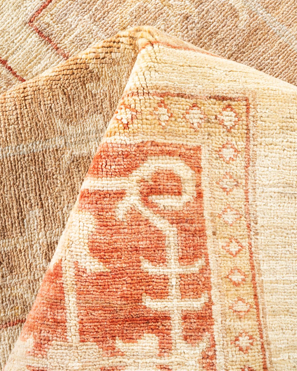 Handgeknüpfter floraler eklektischer Teppich in Orange als Einzelstück im Angebot 1