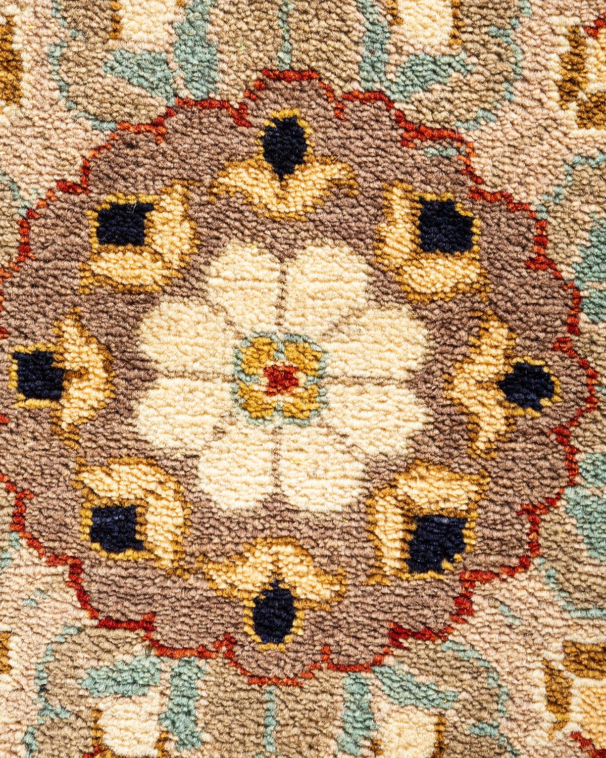 Pakistanais Tapis orange éclectique noué à la main, unique en son genre, à motifs floraux en vente