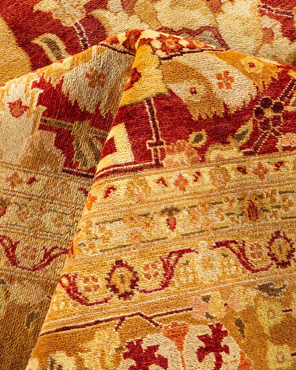 Tapis rouge éclectique noué à la main, unique en son genre, à motifs floraux en vente 1