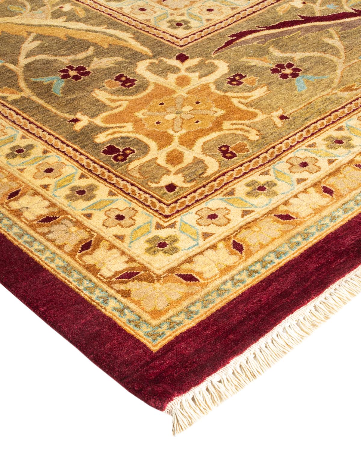 Avec un amalgame de tailles et d'influences esthétiques allant de l'Art déco au Rorschach et au modernisme, les tapis de la collection Eclectic défient toute définition, demandant plutôt à devenir des points focaux intrigants d'une pièce. Ce sont à