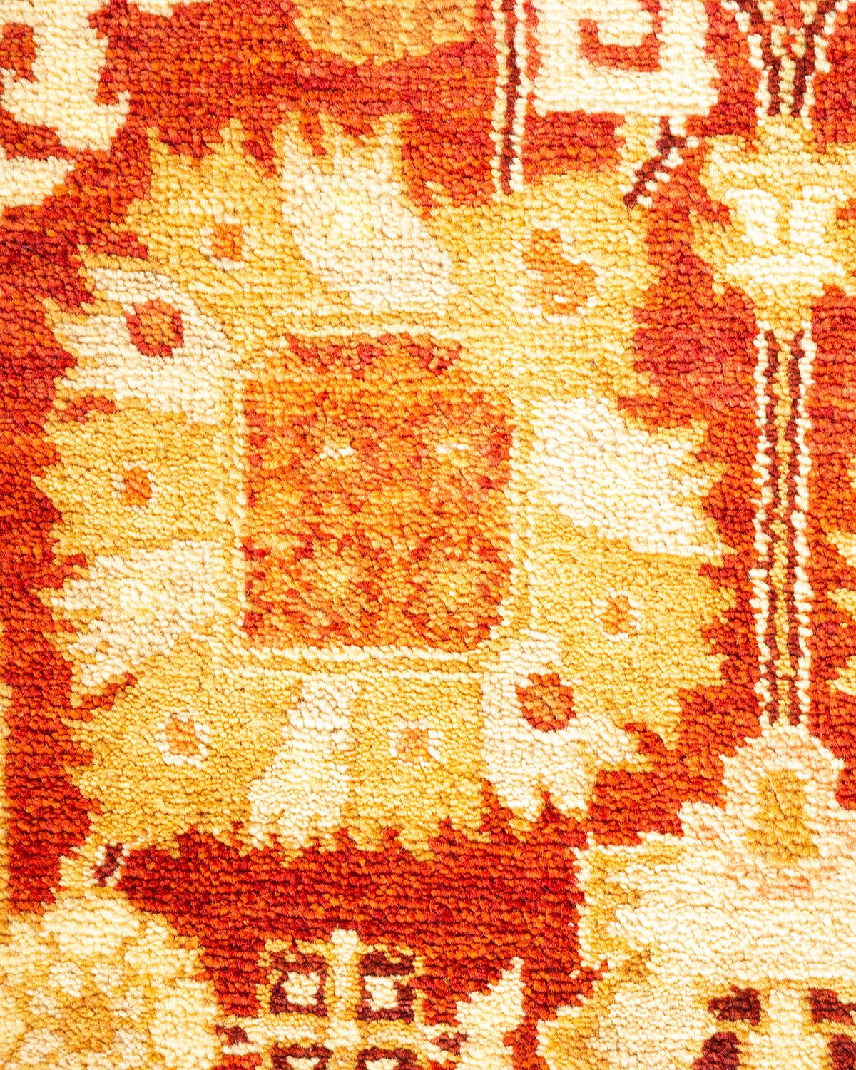 Handgeknüpfter, eklektischer roter Teppich mit Blumenmuster, Unikat (Pakistanisch) im Angebot