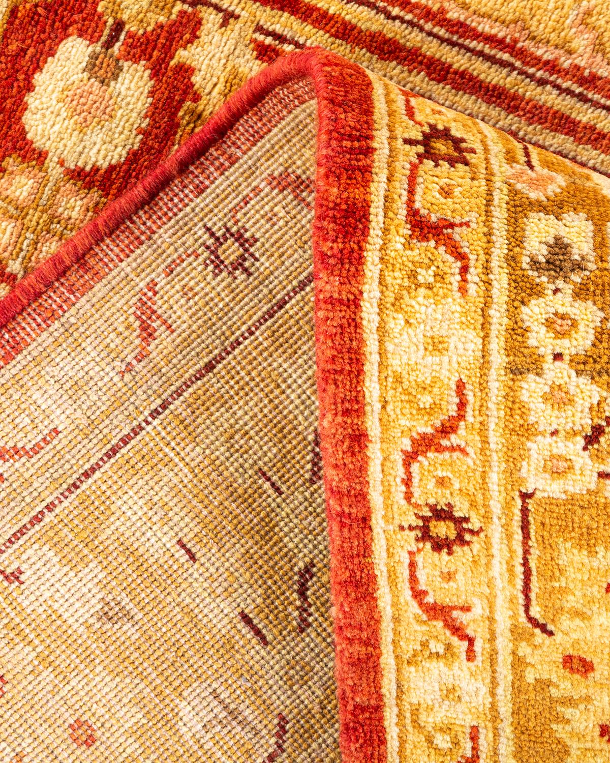 Handgeknüpfter, eklektischer roter Teppich mit Blumenmuster, Unikat (Wolle) im Angebot