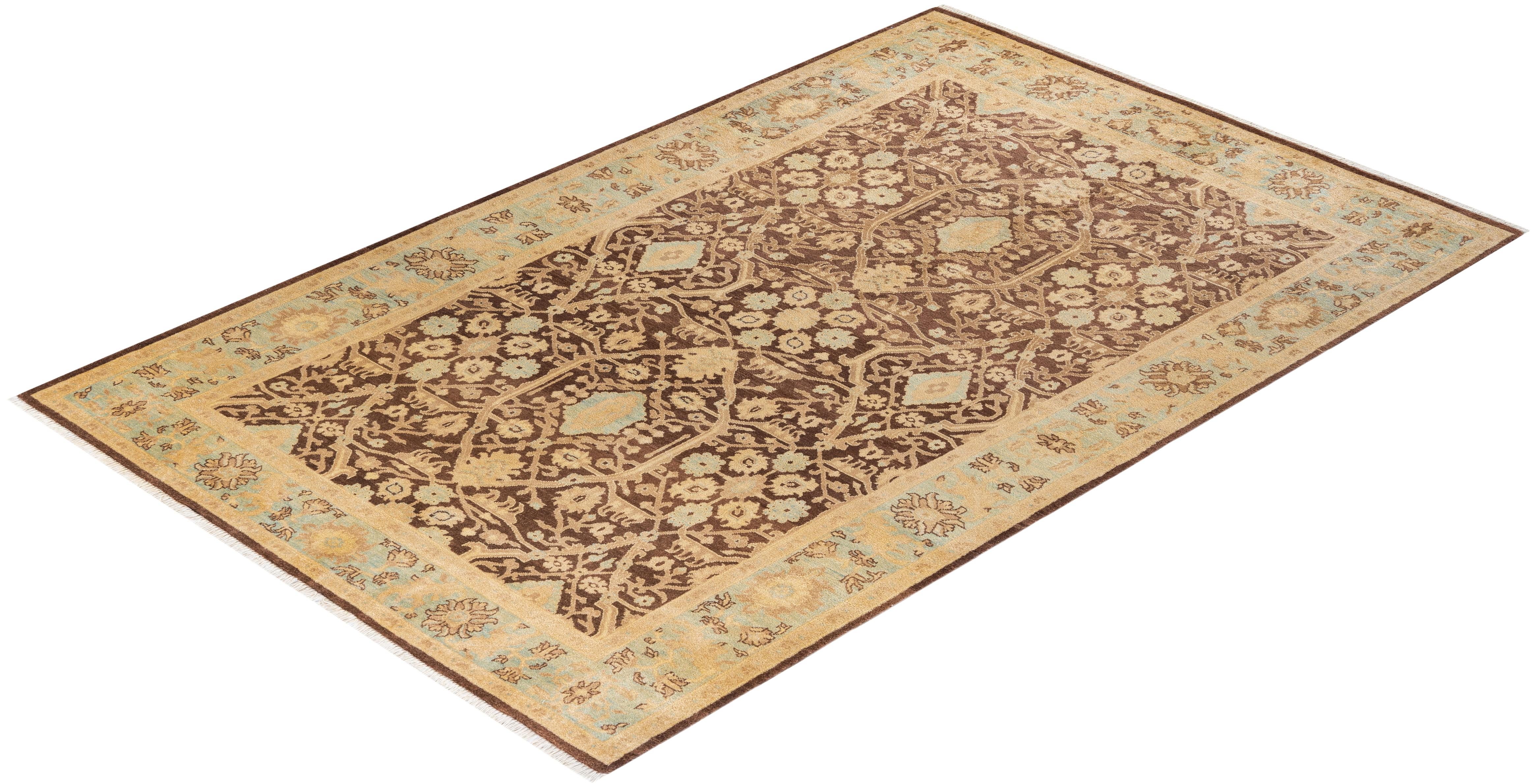 Tapis rouge éclectique noué à la main à motifs floraux, unique en son genre en vente 2
