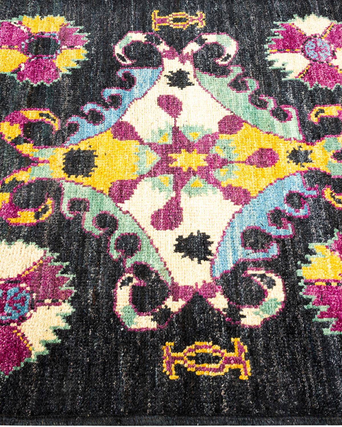 One-of-a-kind Hand Knotted Floral Modern Black Area Rug In New Condition In Norwalk, CT