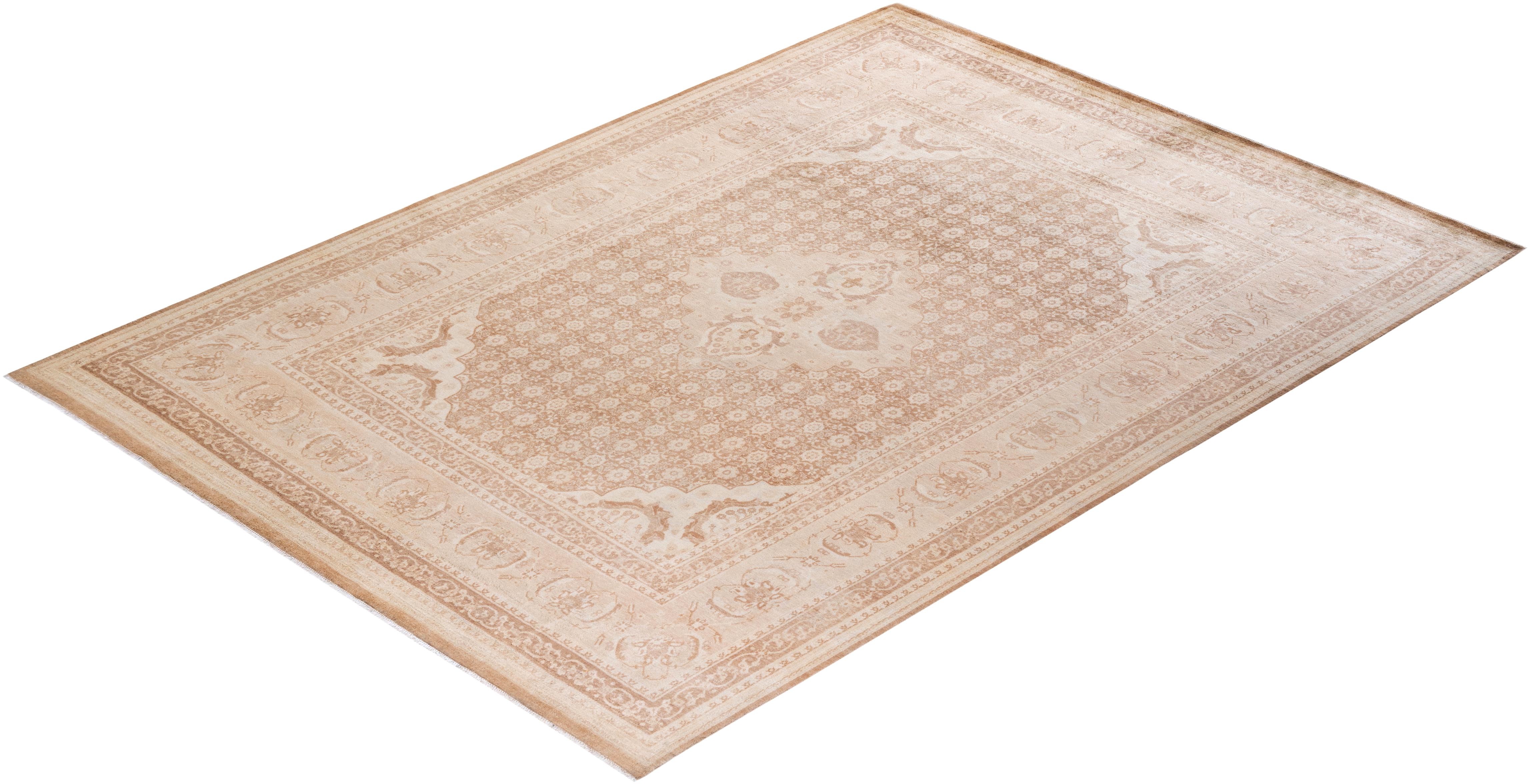 Handgeknüpfter, geblümter Mogul-Teppich in Beige, Unikat im Angebot 2