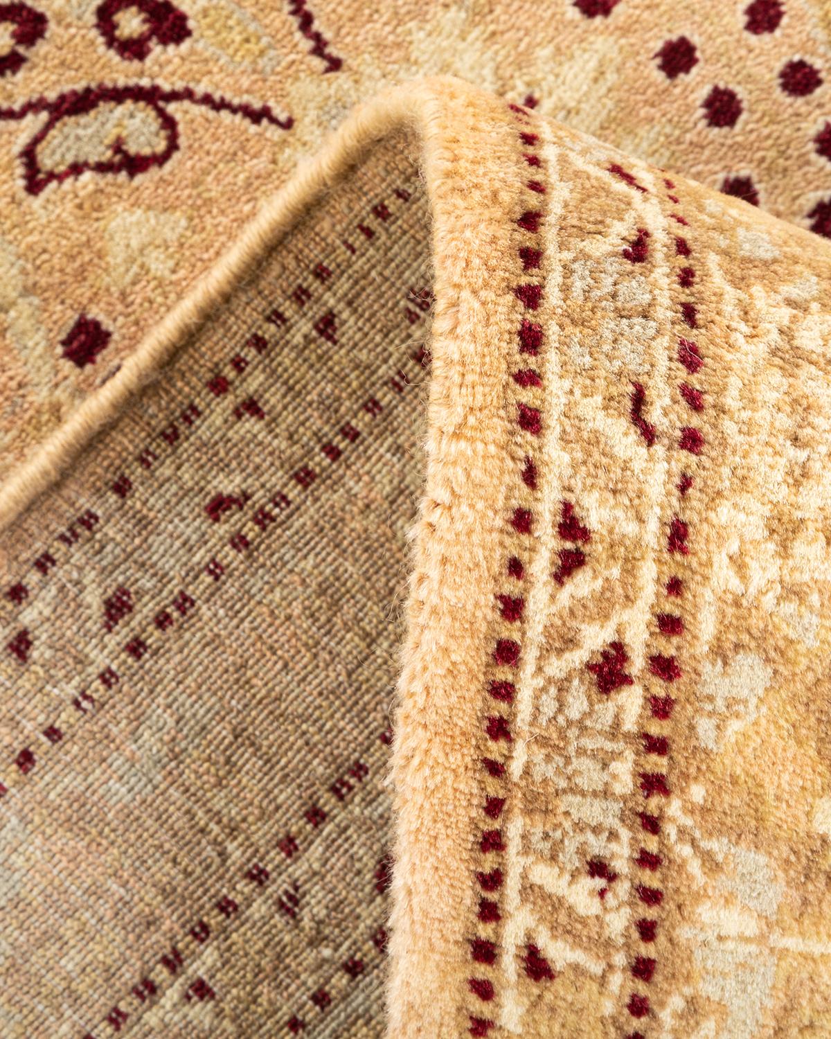 Handgeknüpfter, geblümter Mogul-Teppich in Beige, Unikat (Wolle) im Angebot