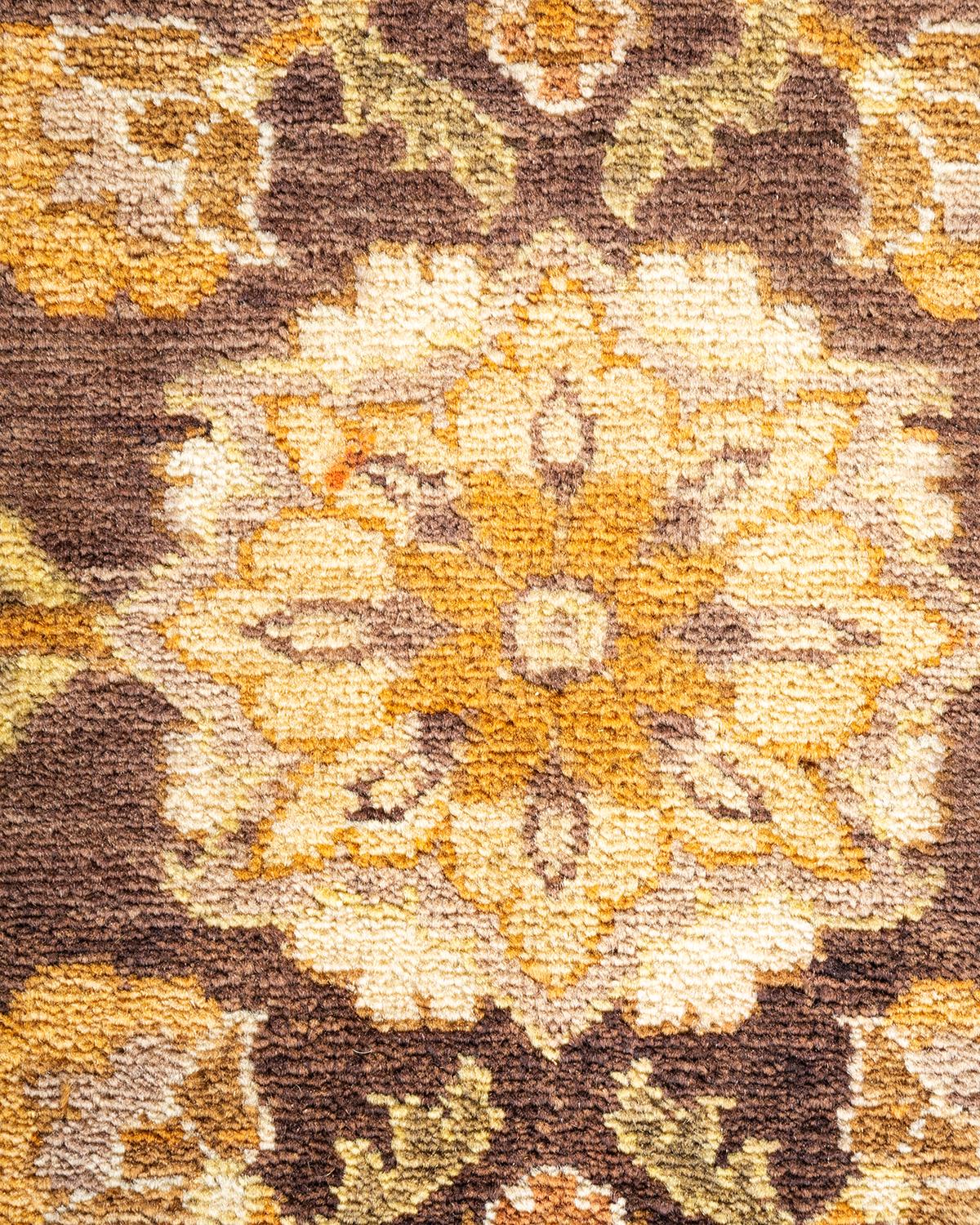 Handgeknüpfter, geblümter Mogul-Teppich in Braun, Unikat (Pakistanisch) im Angebot