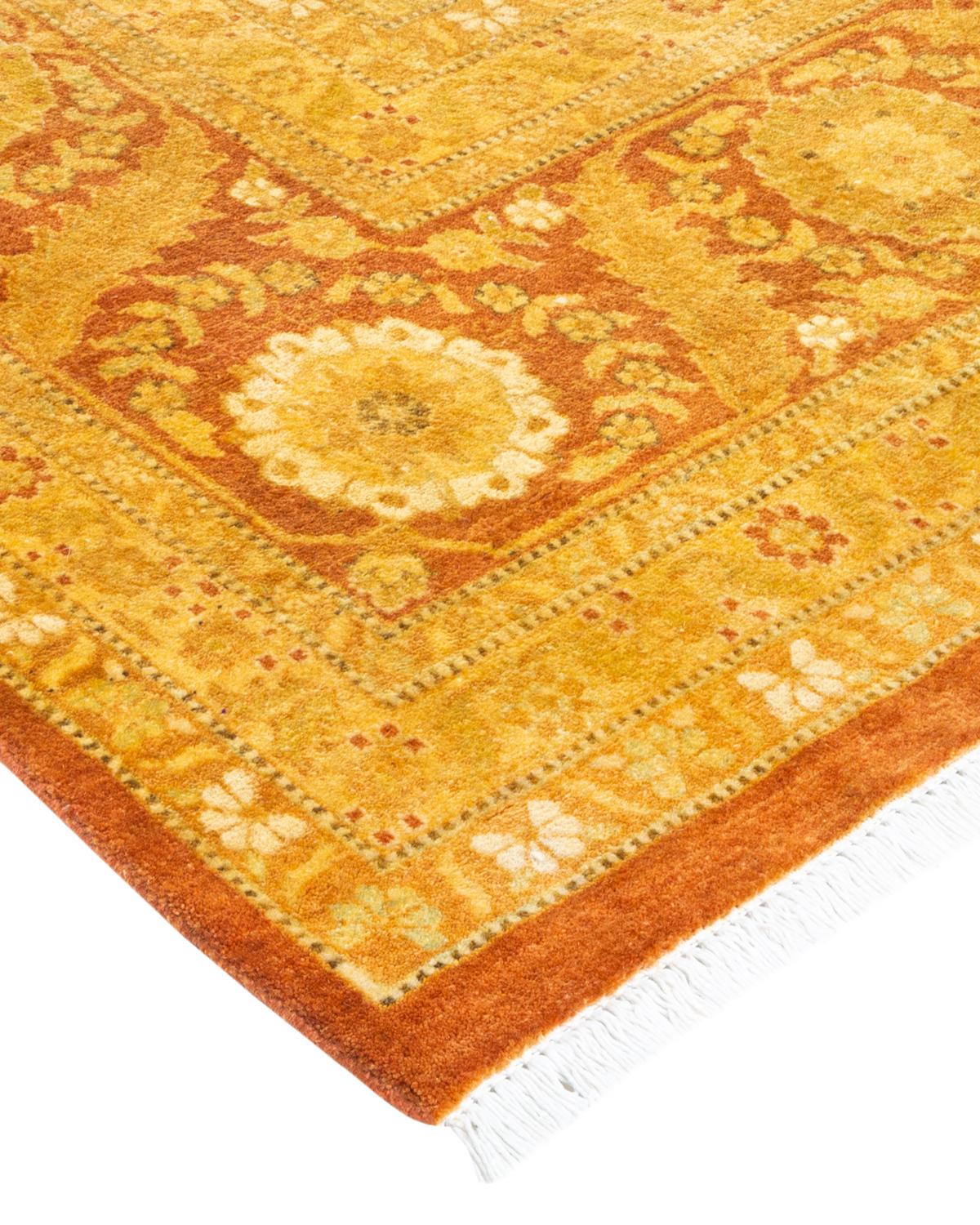 Avec leurs palettes discrètes et leurs motifs à l'envers, les tapis de la collection Mogul apporteront une sophistication intemporelle à n'importe quelle pièce. Influencés par un éventail de motifs turcs, indiens et persans, les artisans qui tissent