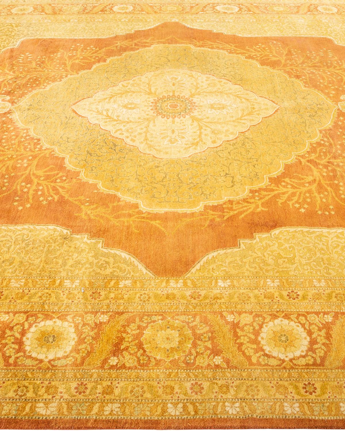 Tapis Mogul marron à motifs floraux noués à la main, unique en son genre Neuf - En vente à Norwalk, CT