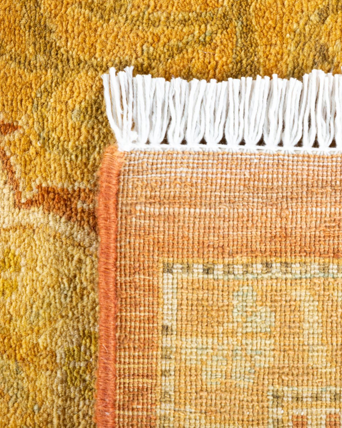 XXIe siècle et contemporain Tapis Mogul marron à motifs floraux noués à la main, unique en son genre en vente