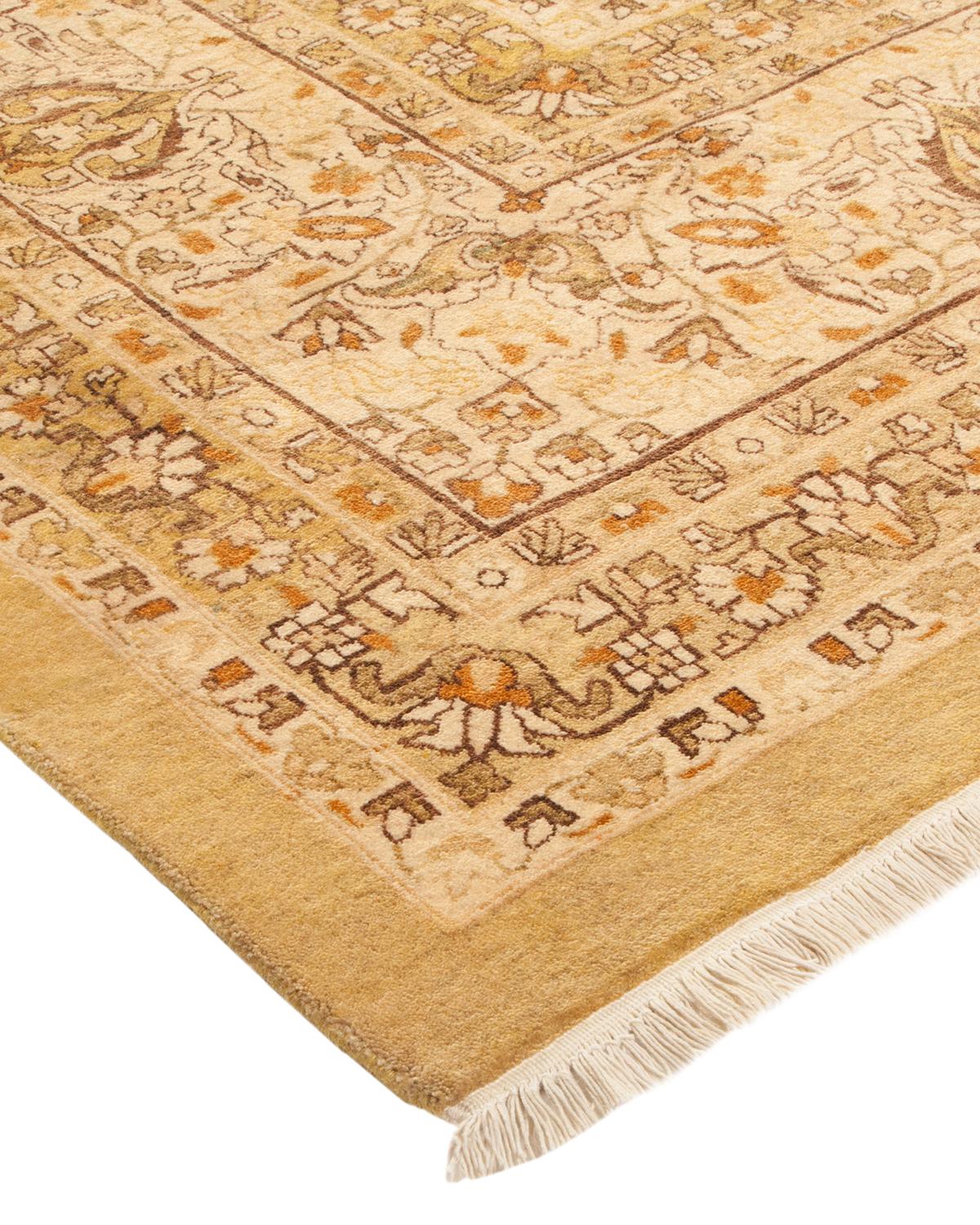 Avec leurs palettes discrètes et leurs motifs à l'envers, les tapis de la collection Mogul apporteront une sophistication intemporelle à n'importe quelle pièce. Influencés par un éventail de motifs turcs, indiens et persans, les artisans qui tissent