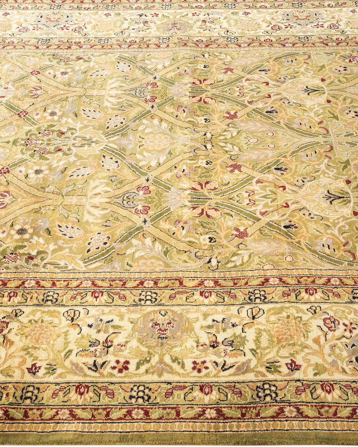 Tapis Mogul vert à fleurs noué à la main, unique en son genre Neuf - En vente à Norwalk, CT