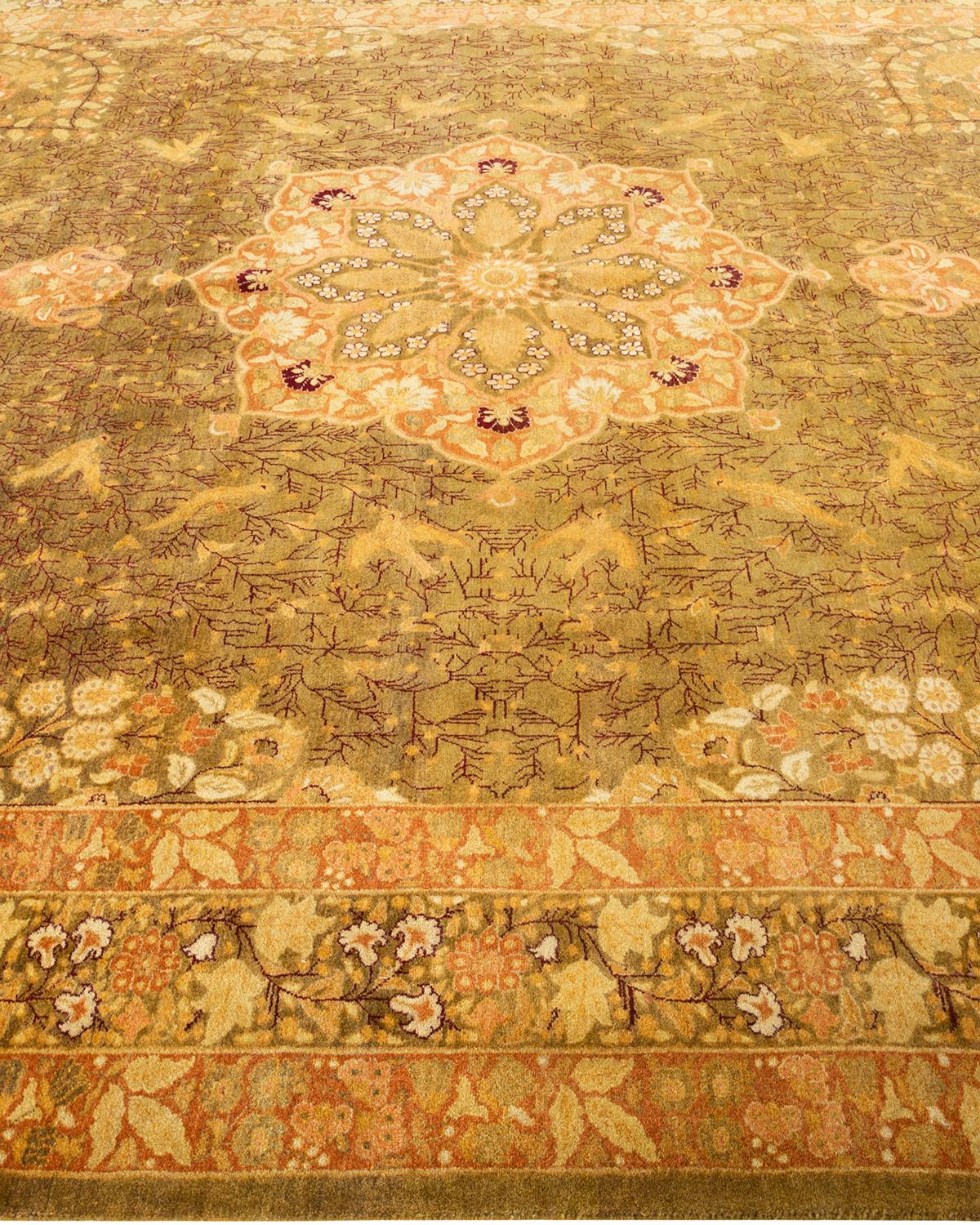 Tapis Mogul vert à fleurs noué à la main, unique en son genre Neuf - En vente à Norwalk, CT