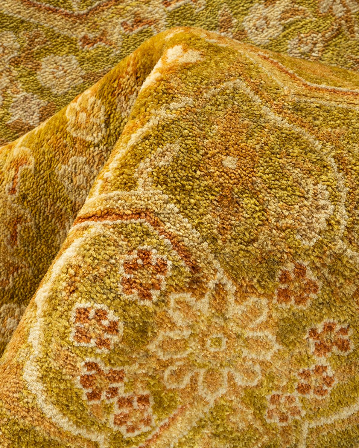 Tapis Mogul vert à fleurs noué à la main, unique en son genre en vente 1