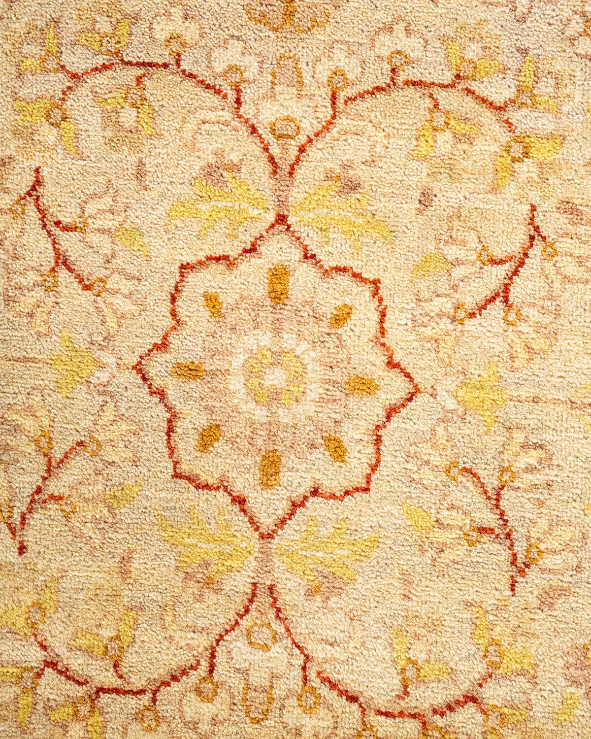 Handgeknüpfter elfenbeinfarbener Mogul-Teppich mit Blumenmuster, Unikat (Pakistanisch) im Angebot