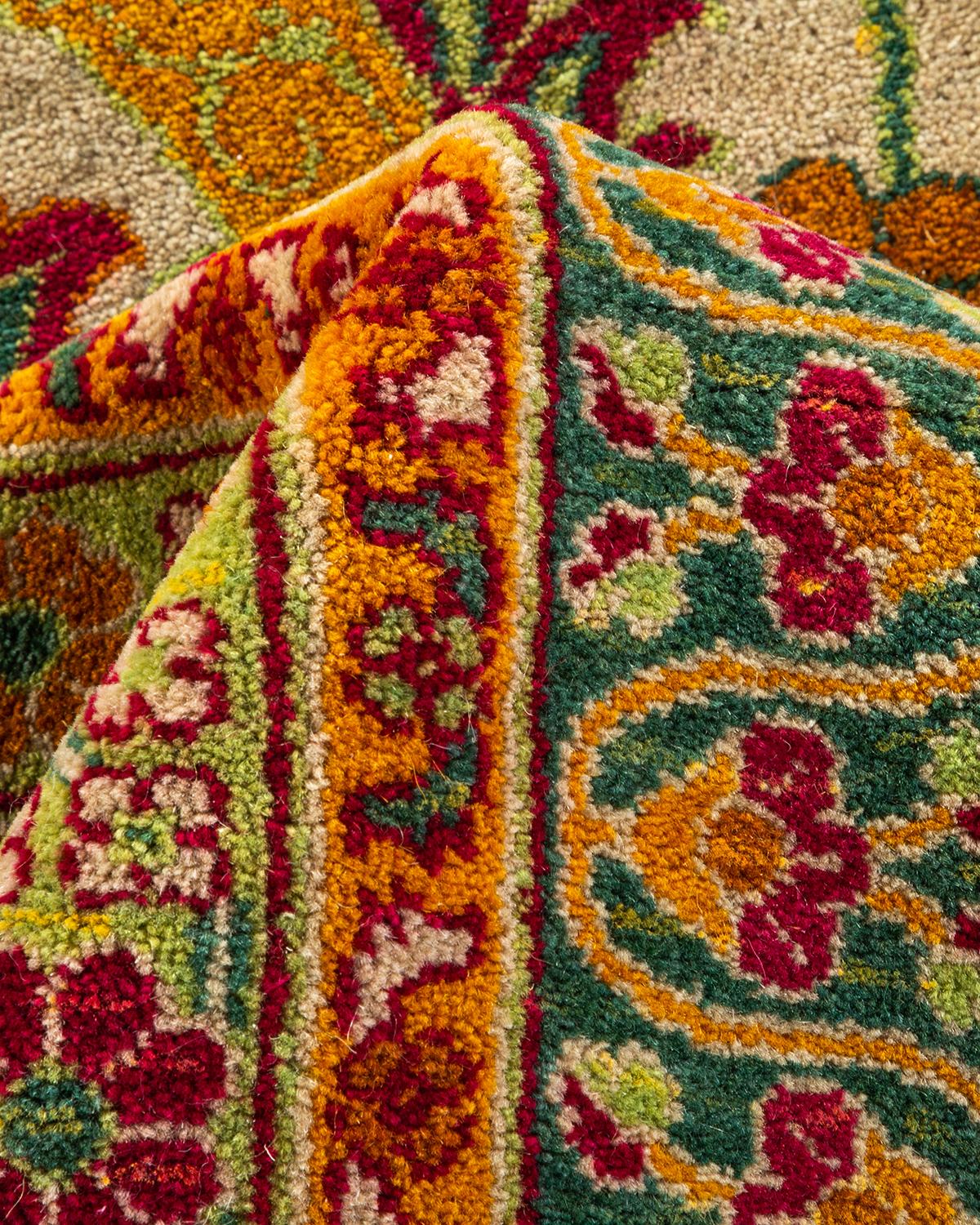 Handgeknüpfter elfenbeinfarbener Mogul-Teppich mit Blumenmuster, Unikat im Angebot 1