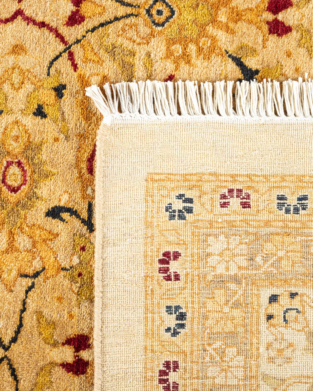 Handgeknüpfter elfenbeinfarbener Mogul-Teppich mit Blumenmuster, Unikat (21. Jahrhundert und zeitgenössisch) im Angebot