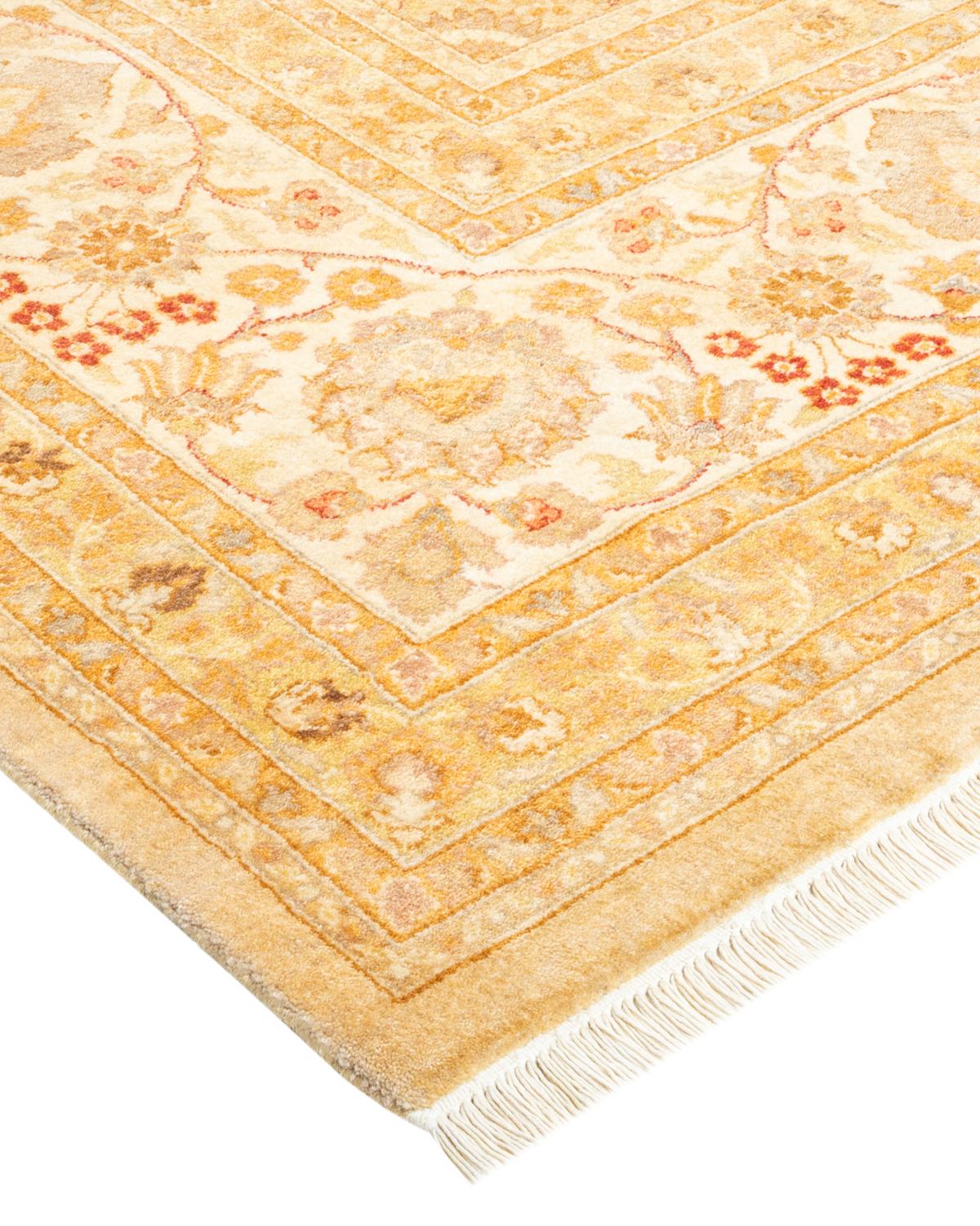 Avec leurs palettes discrètes et leurs motifs à l'envers, les tapis de la collection Mogul apporteront une sophistication intemporelle à n'importe quelle pièce. Influencés par un éventail de motifs turcs, indiens et persans, les artisans qui tissent