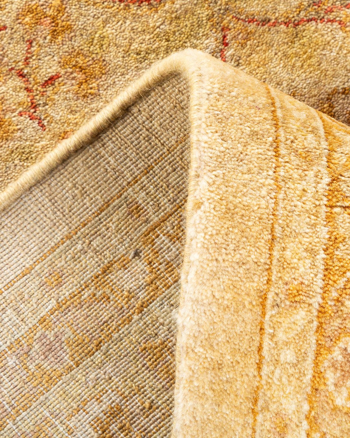 Laine Tapis Mogul ivoire à fleurs noué à la main - Exemplaire unique en vente